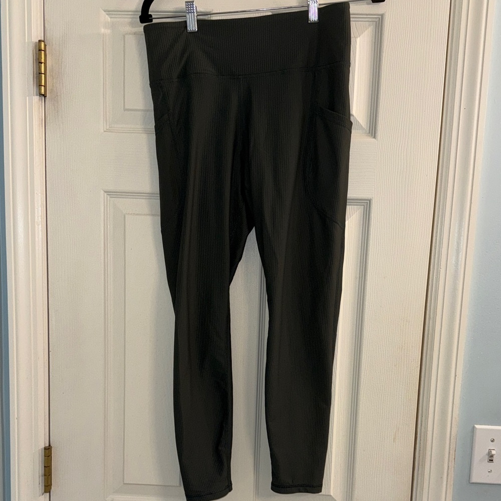 Old Navy Powersoft Dark Green High-Waisted Ribbed Leggings - Size L